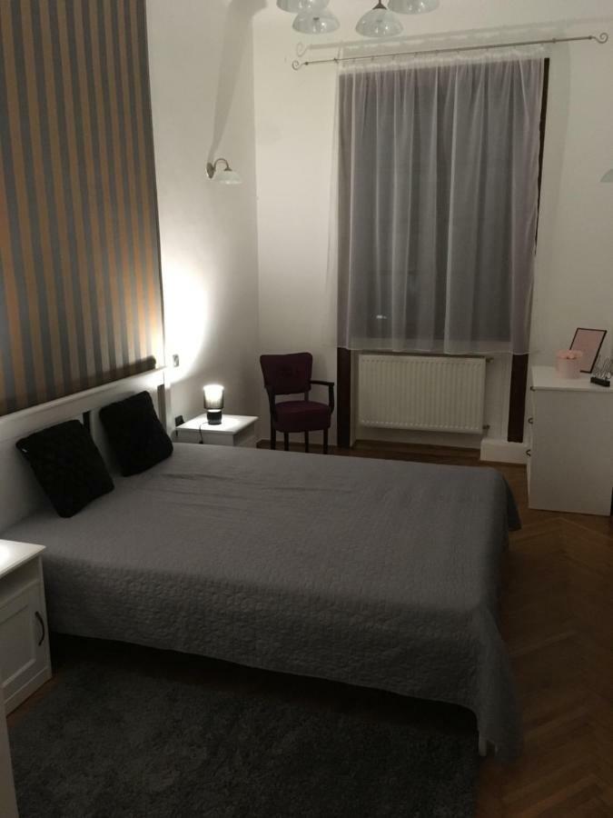 Katus Apartman Apartment Eger Bagian luar foto
