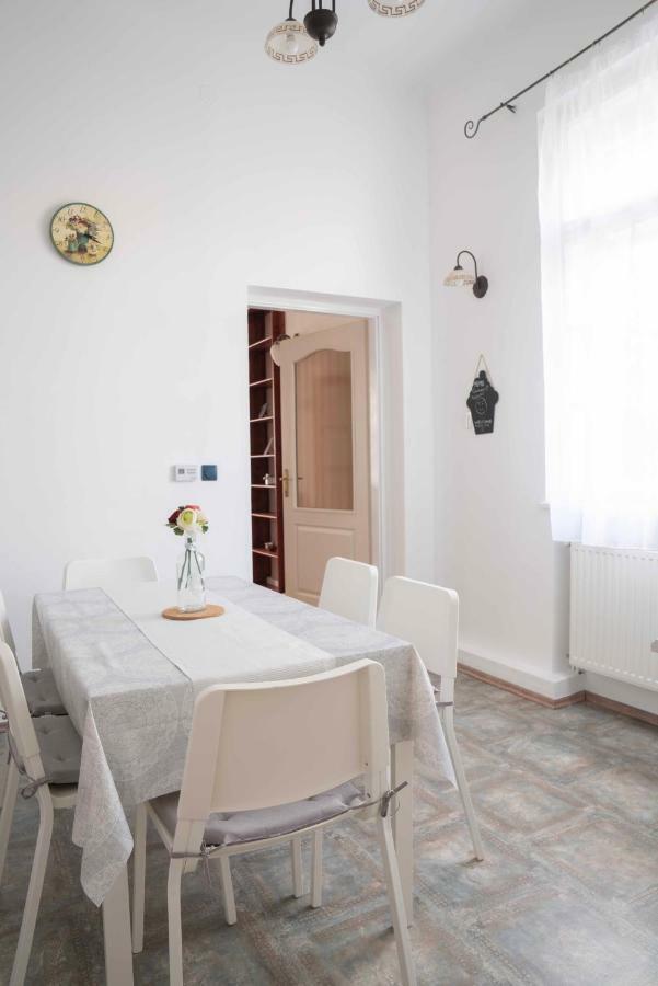 Katus Apartman Apartment Eger Bagian luar foto